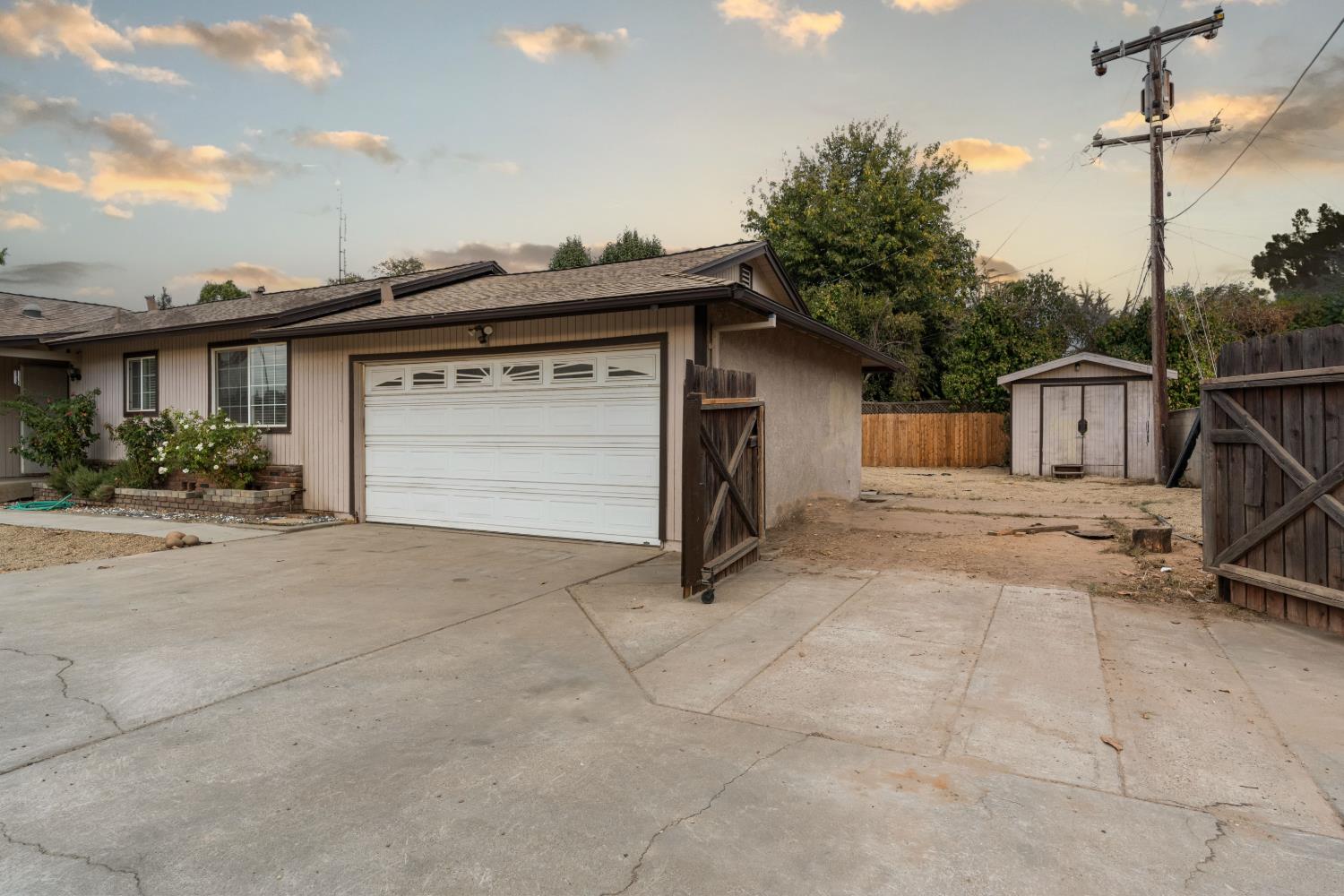 4546 N West Ave, Fresno, CA 93705