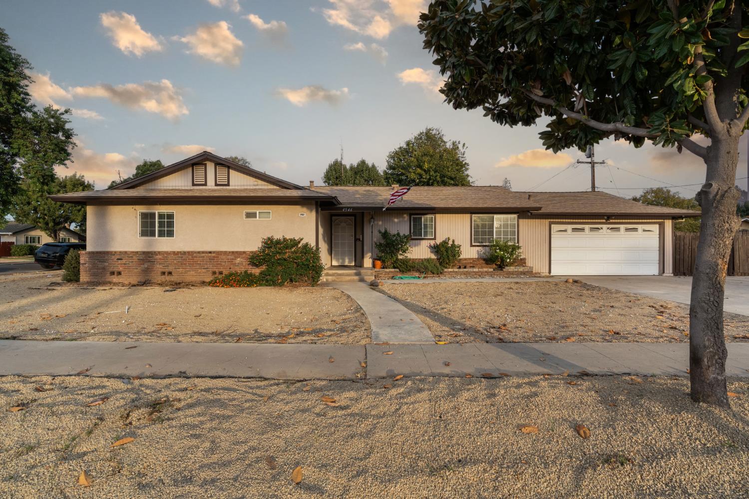 4546 N West Ave, Fresno, CA 93705