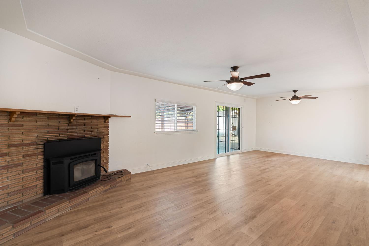 4546 N West Ave, Fresno, CA 93705