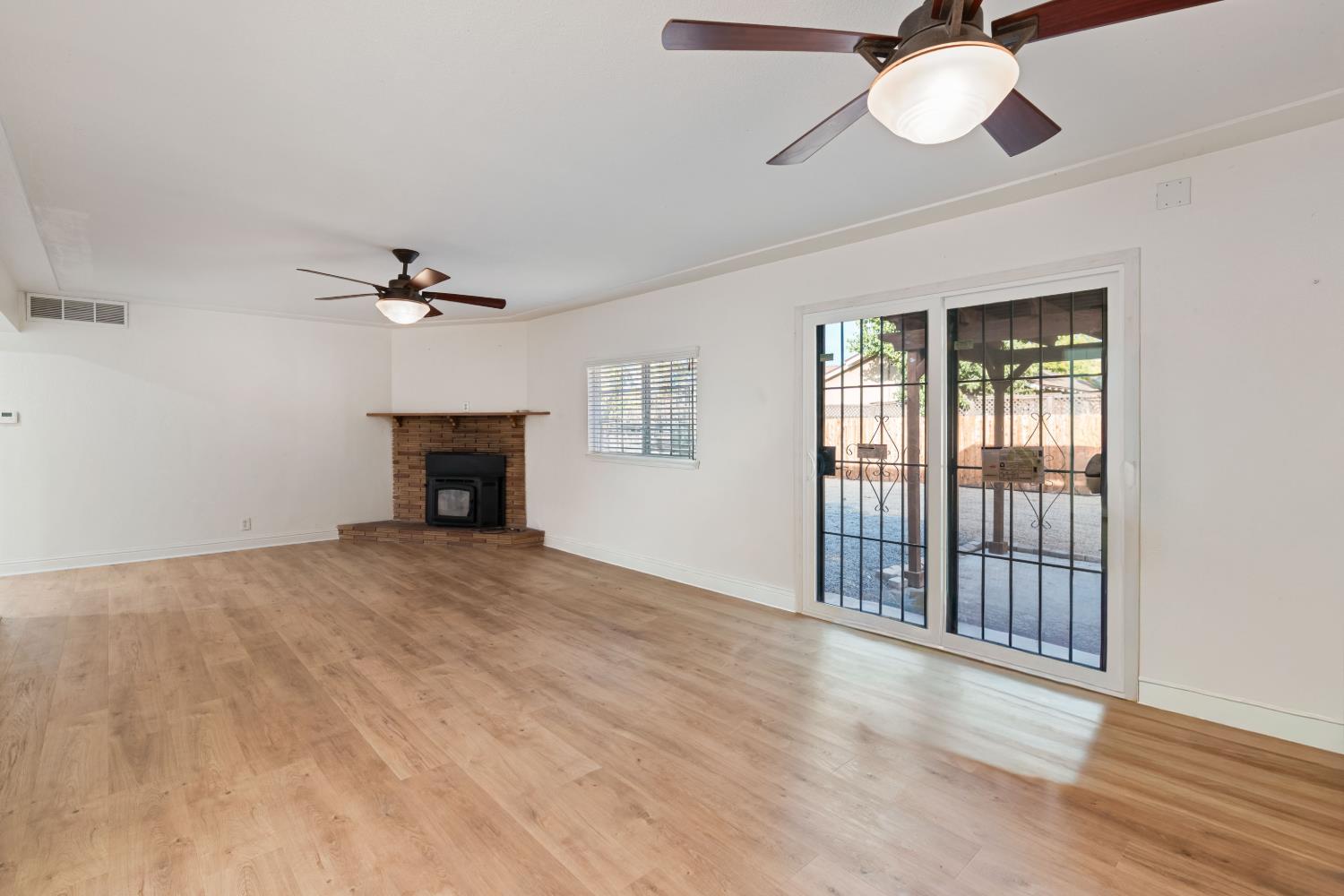 4546 N West Ave, Fresno, CA 93705