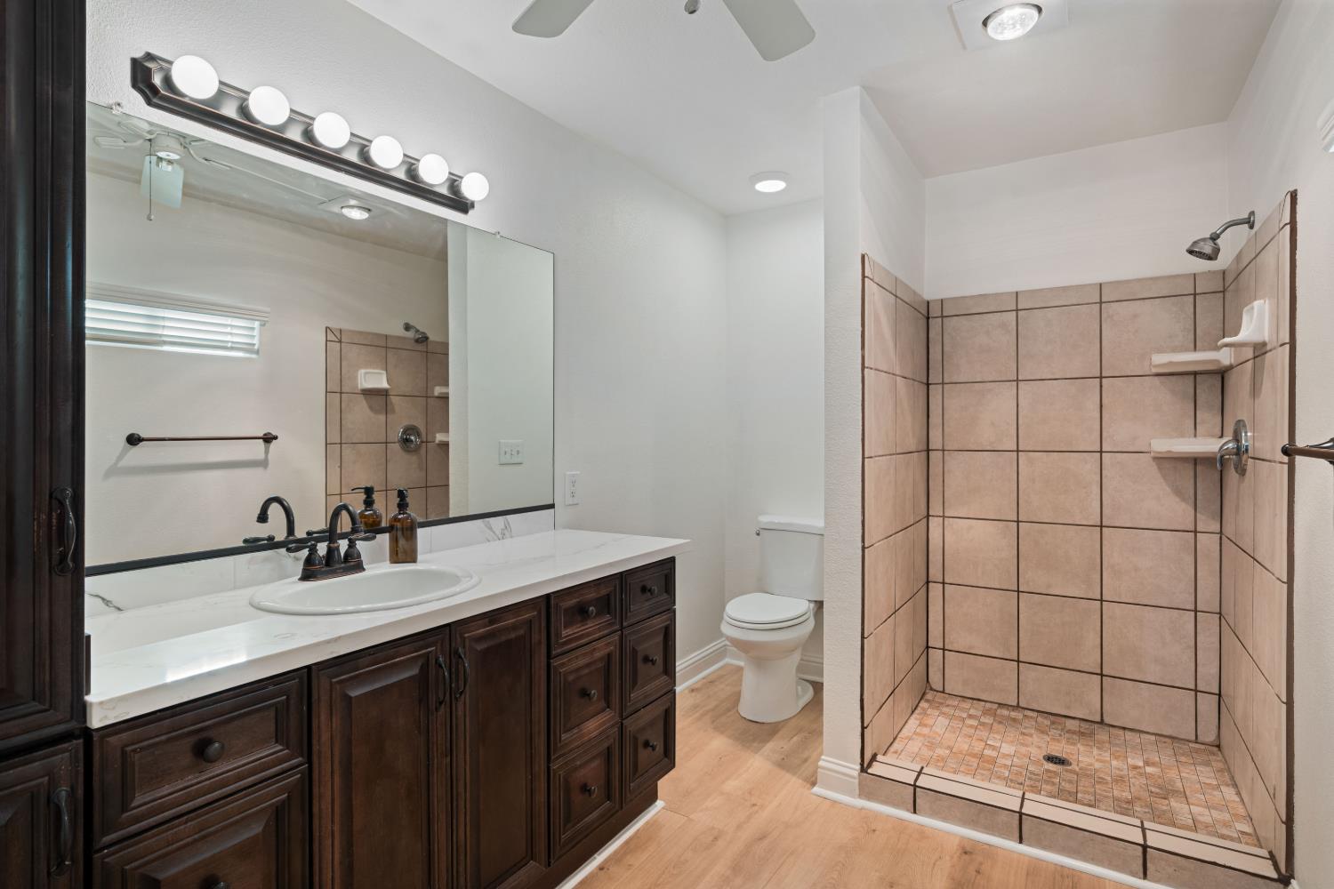 4546 N West Ave, Fresno, CA 93705