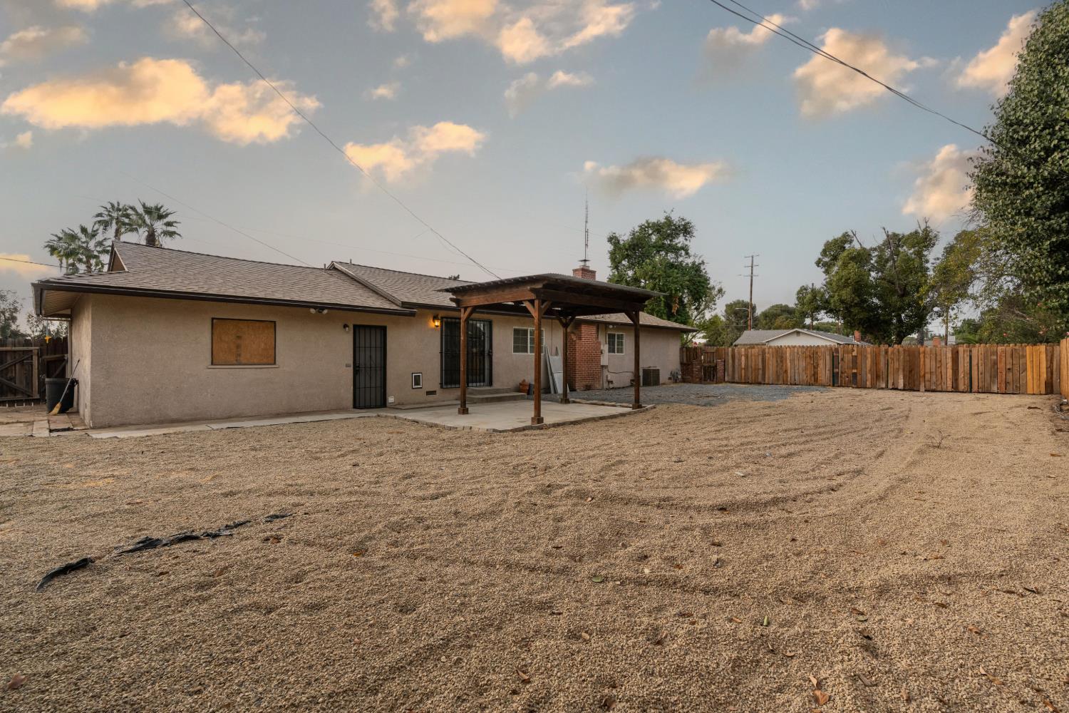 4546 N West Ave, Fresno, CA 93705