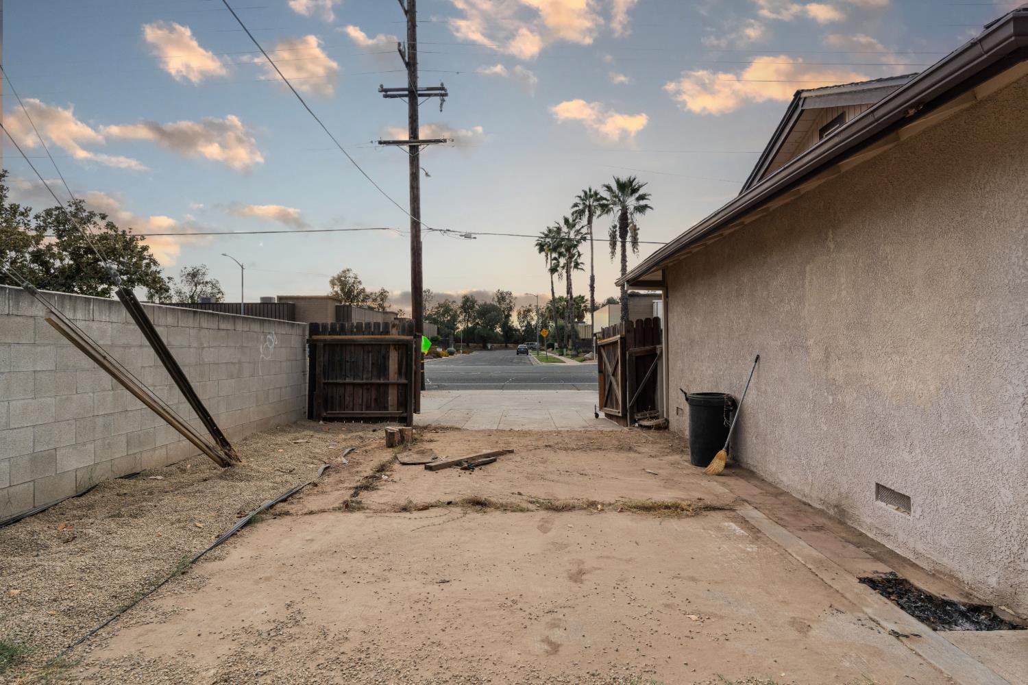 4546 N West Ave, Fresno, CA 93705
