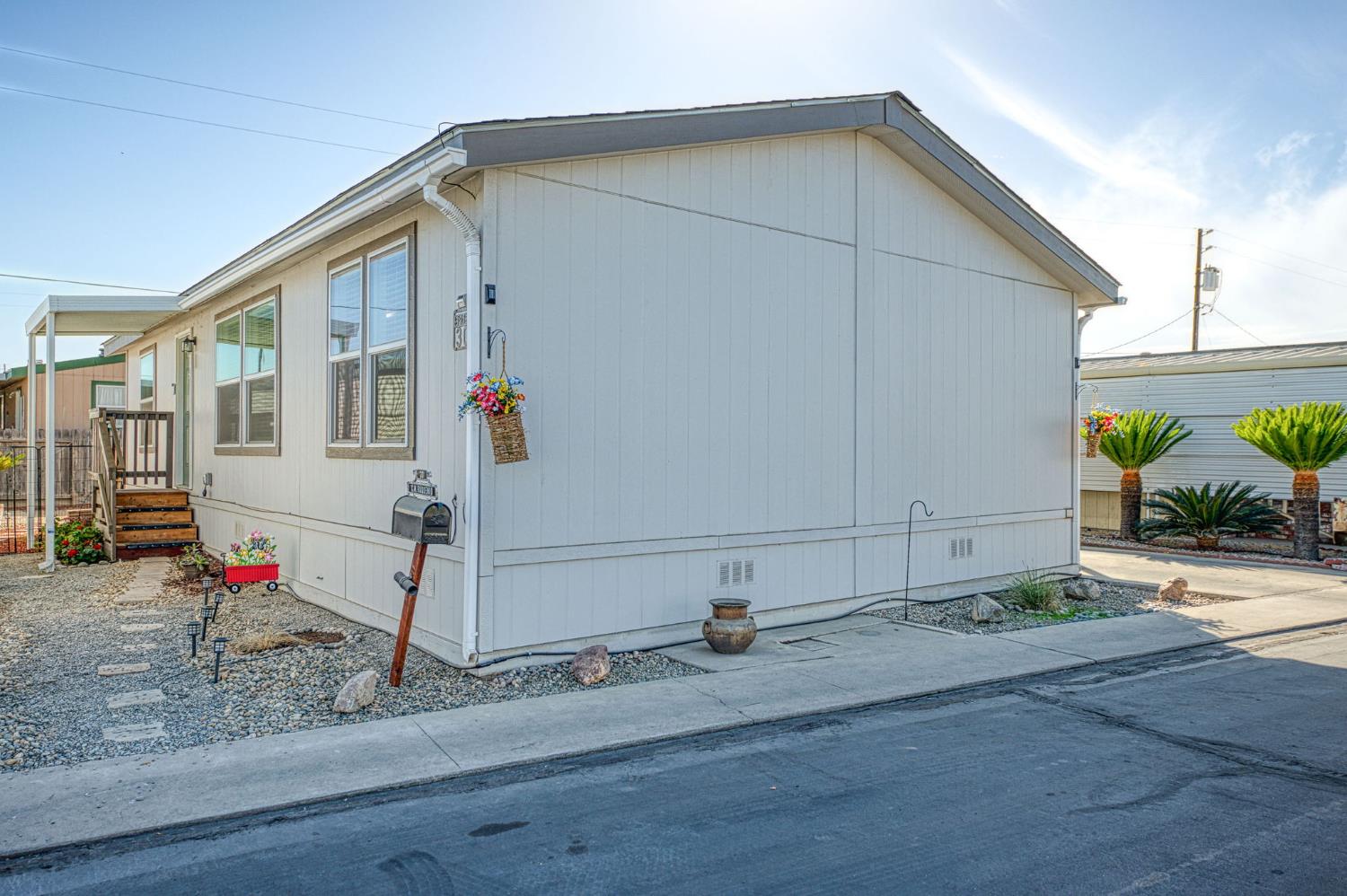 1551 6Th Avenue Dr #30, Kingsburg, CA 93631