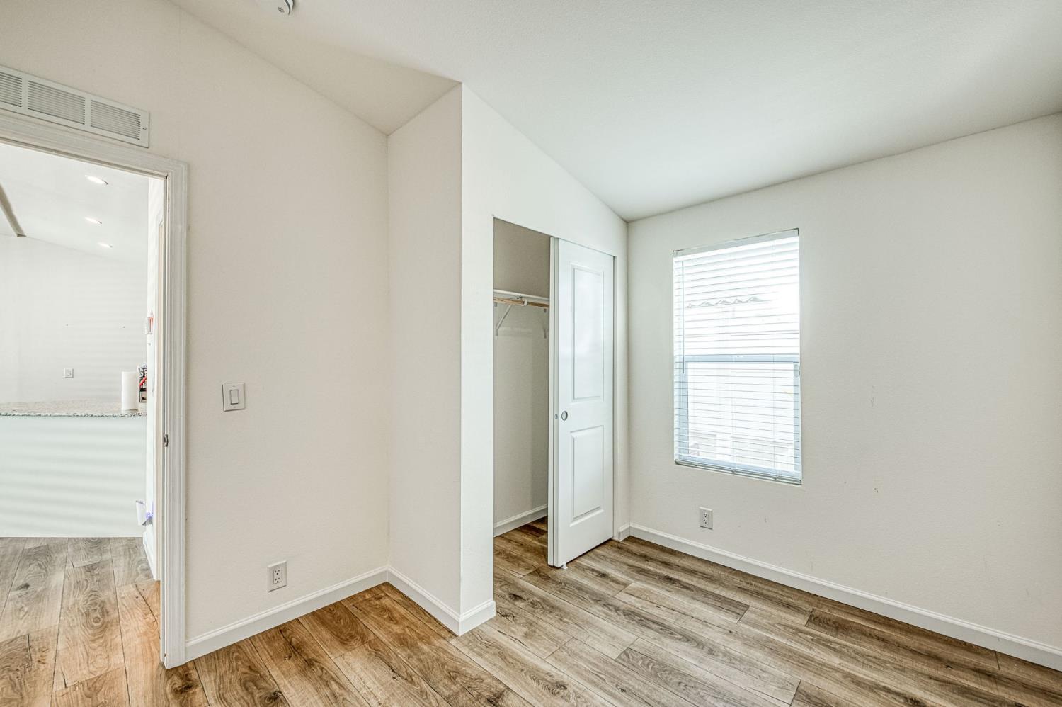1551 6Th Avenue Dr #30, Kingsburg, CA 93631
