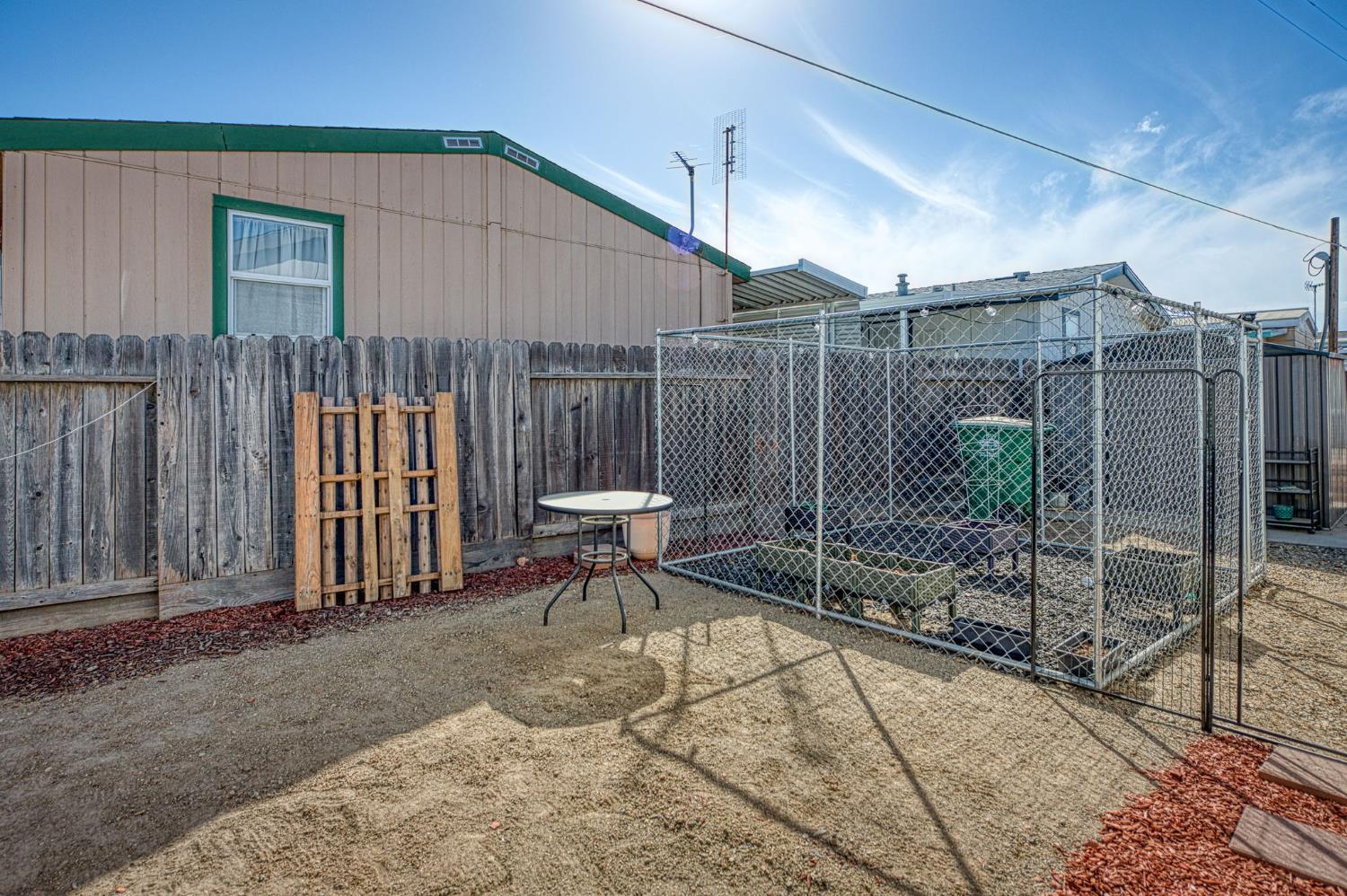 1551 6Th Avenue Dr #30, Kingsburg, CA 93631