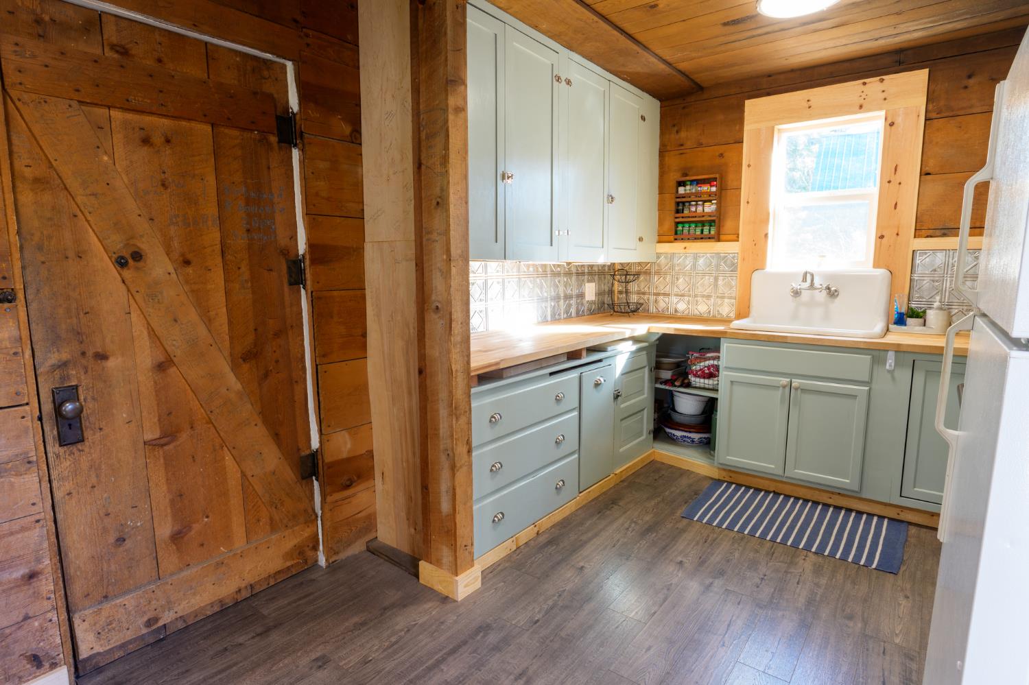 41392 Sunset Rock Rd, Shaver Lake, CA 93664