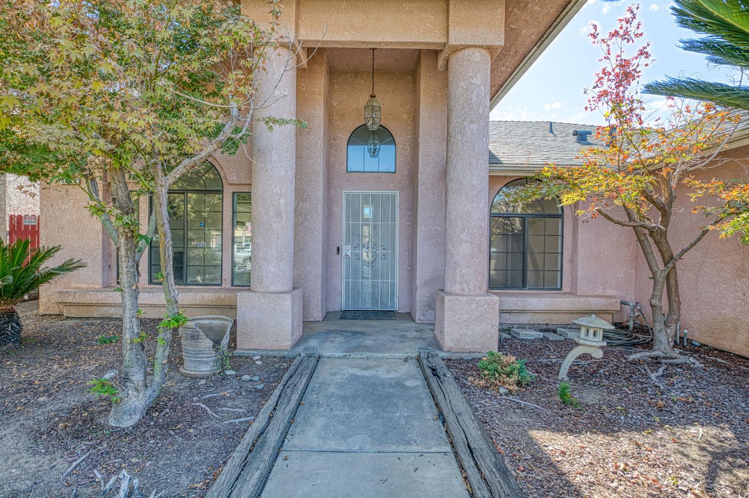 1339 W Henley Creek Rd, Reedley, CA 93654