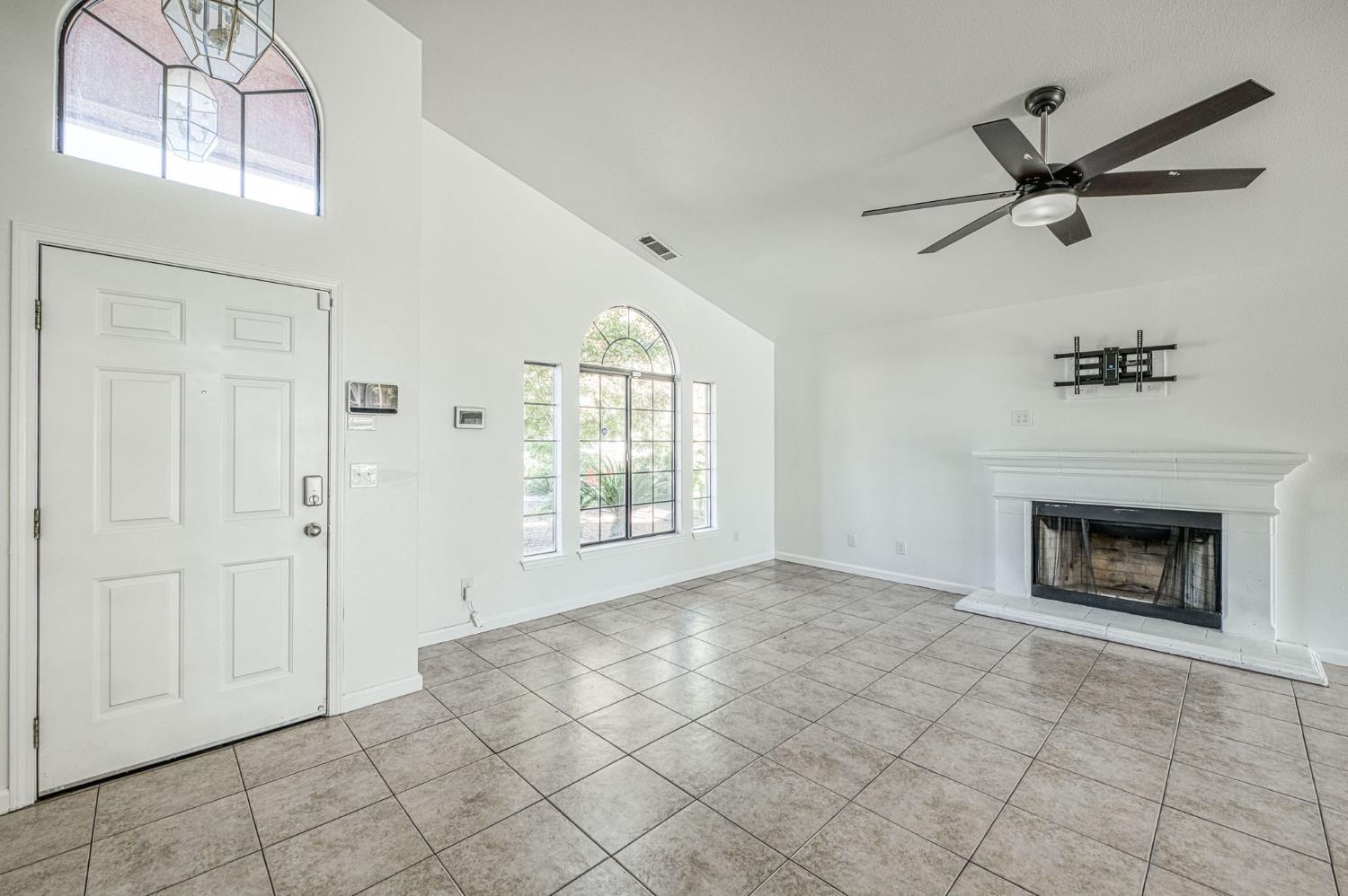 1339 W Henley Creek Rd, Reedley, CA 93654