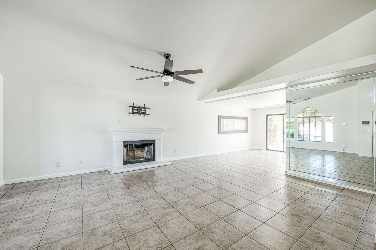 1339 W Henley Creek Rd, Reedley, CA 93654