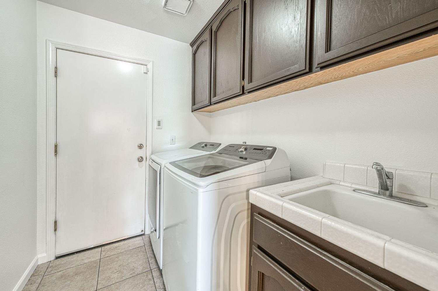 1339 W Henley Creek Rd, Reedley, CA 93654