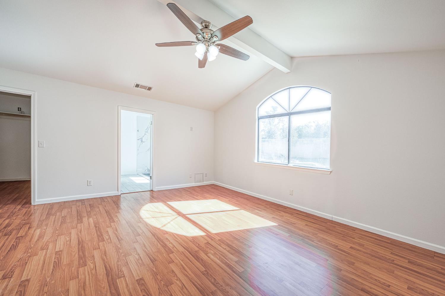 1339 W Henley Creek Rd, Reedley, CA 93654