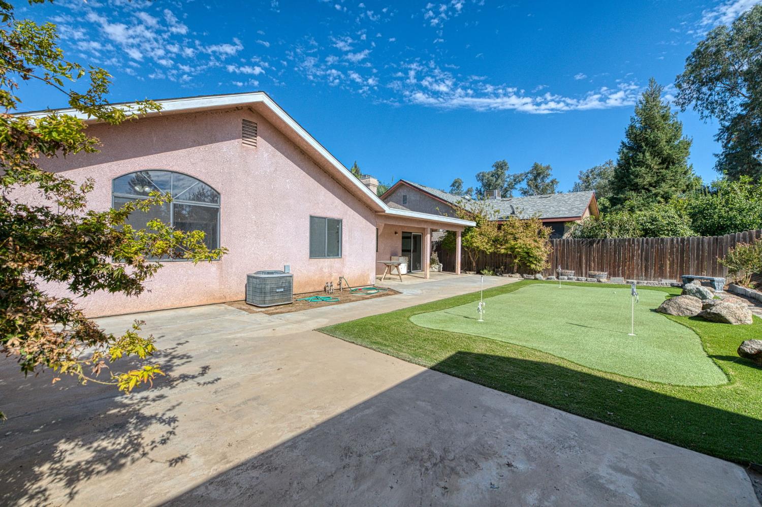 1339 W Henley Creek Rd, Reedley, CA 93654