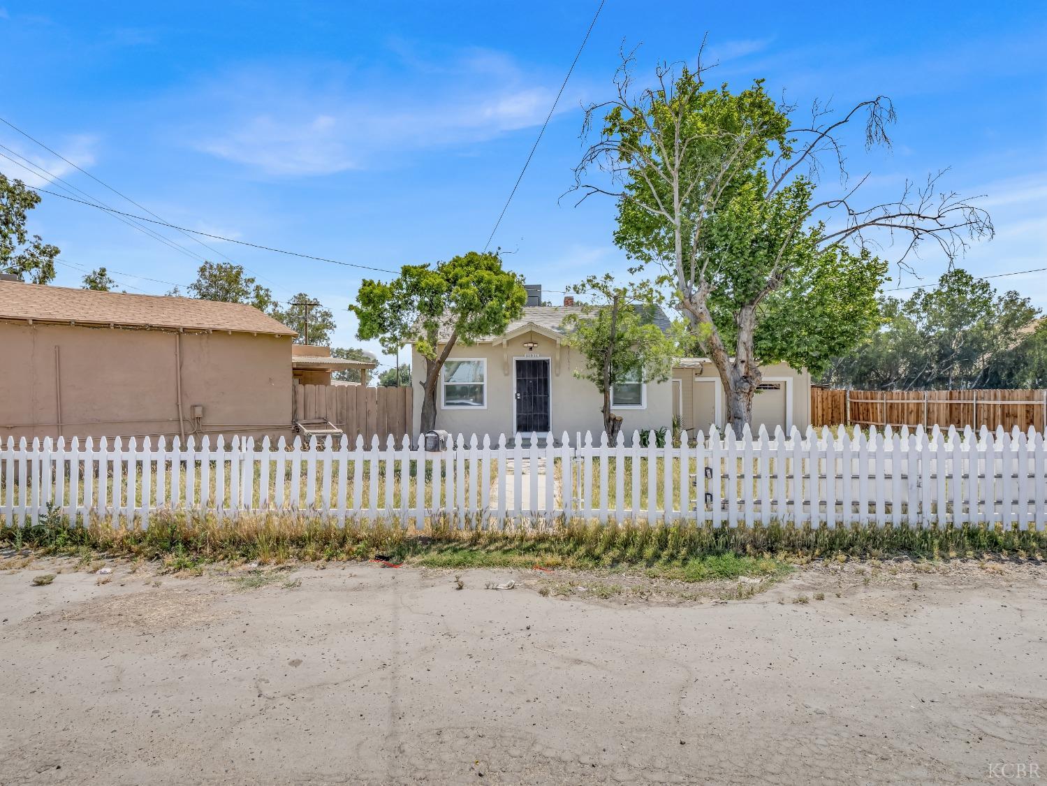 11005 S 10th Ave, Hanford, CA 93230