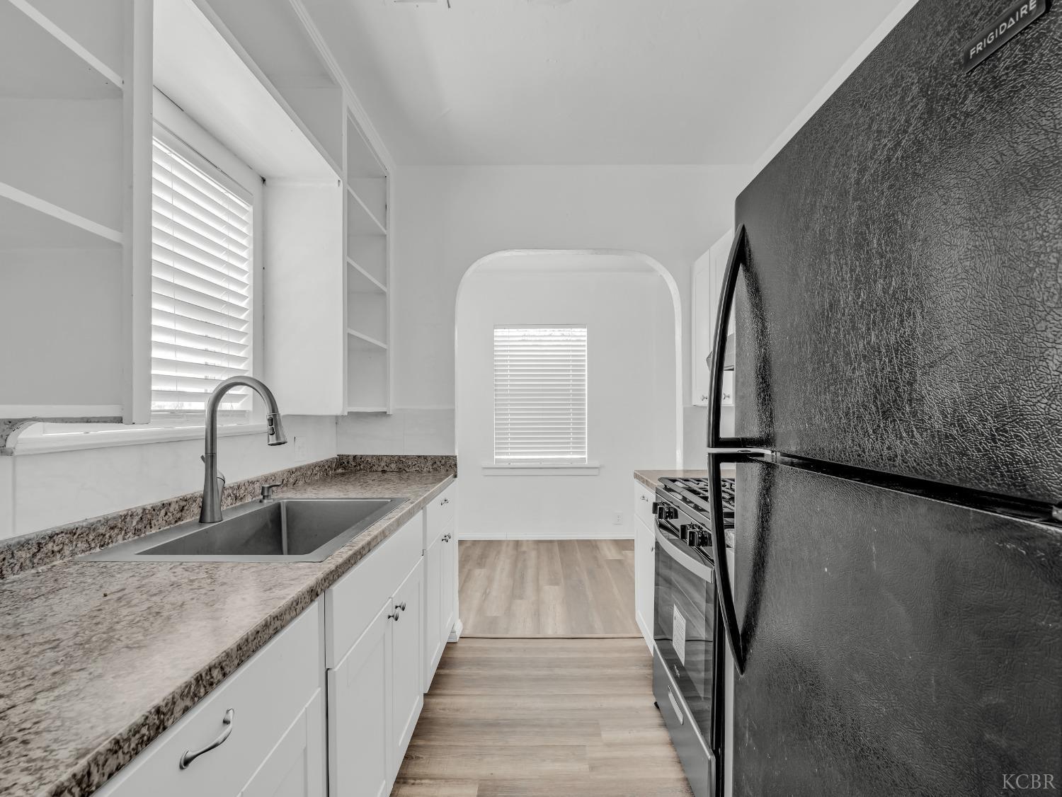 11005 S 10th Ave, Hanford, CA 93230