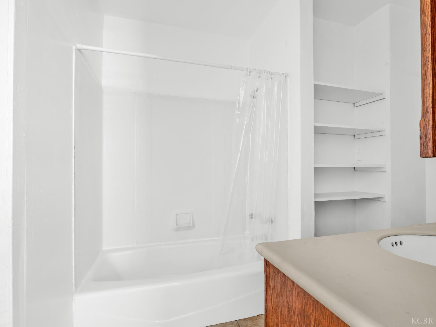 11005 S 10th Ave, Hanford, CA 93230