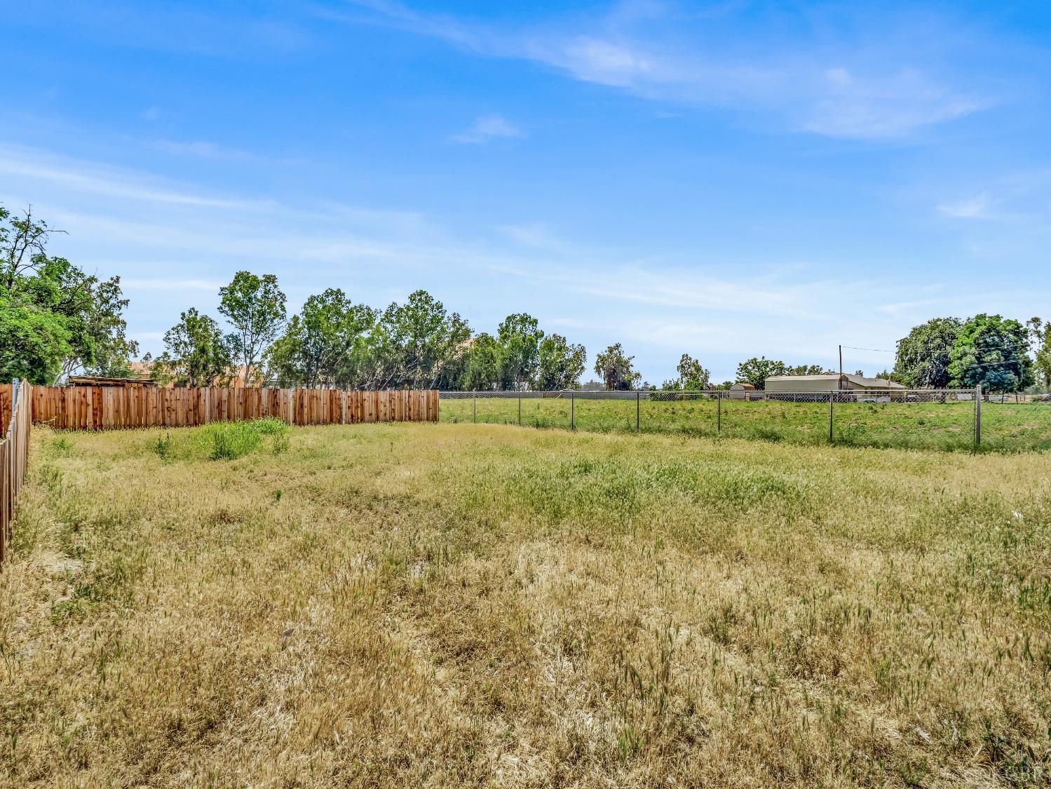 11005 S 10th Ave, Hanford, CA 93230