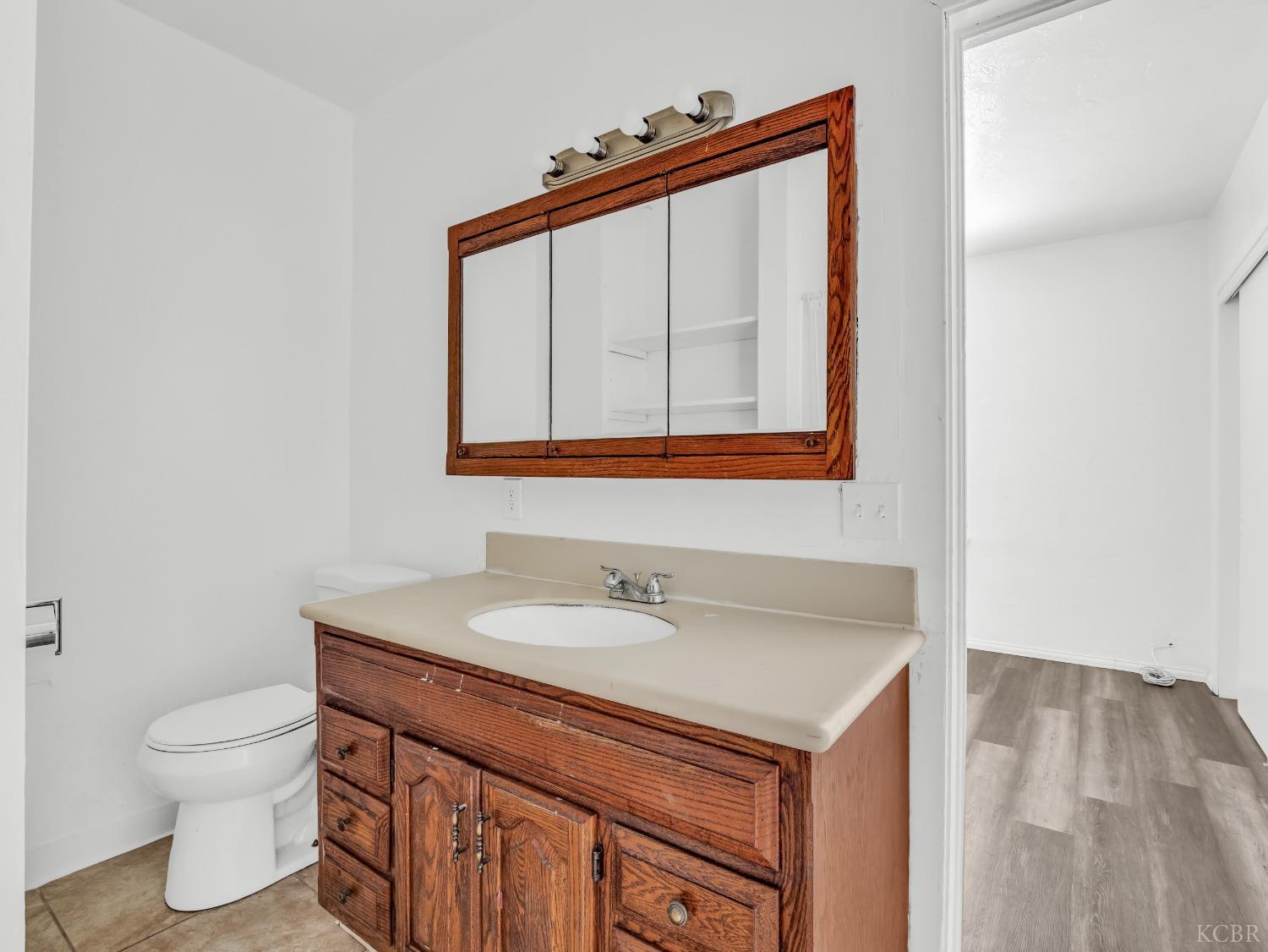 11005 S 10th Ave, Hanford, CA 93230