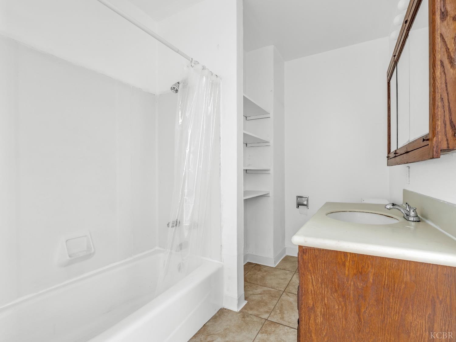 11005 S 10th Ave, Hanford, CA 93230