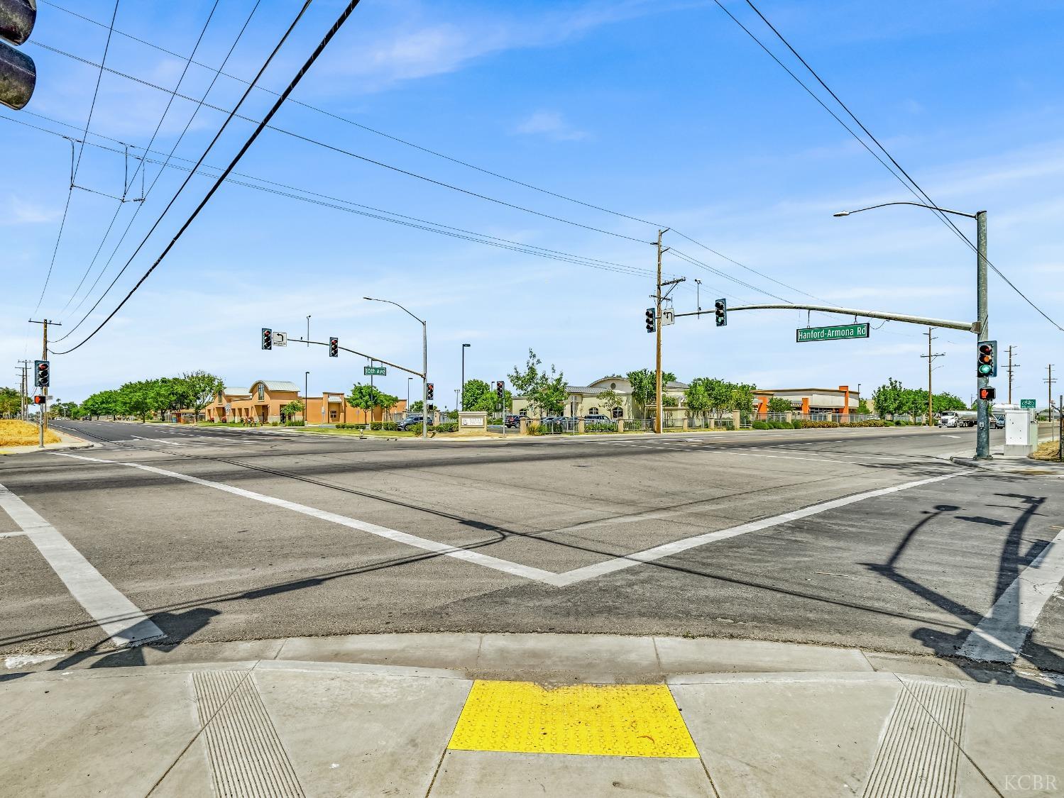 11005 S 10th Ave, Hanford, CA 93230