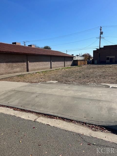 231 E St, Lemoore, CA 93245