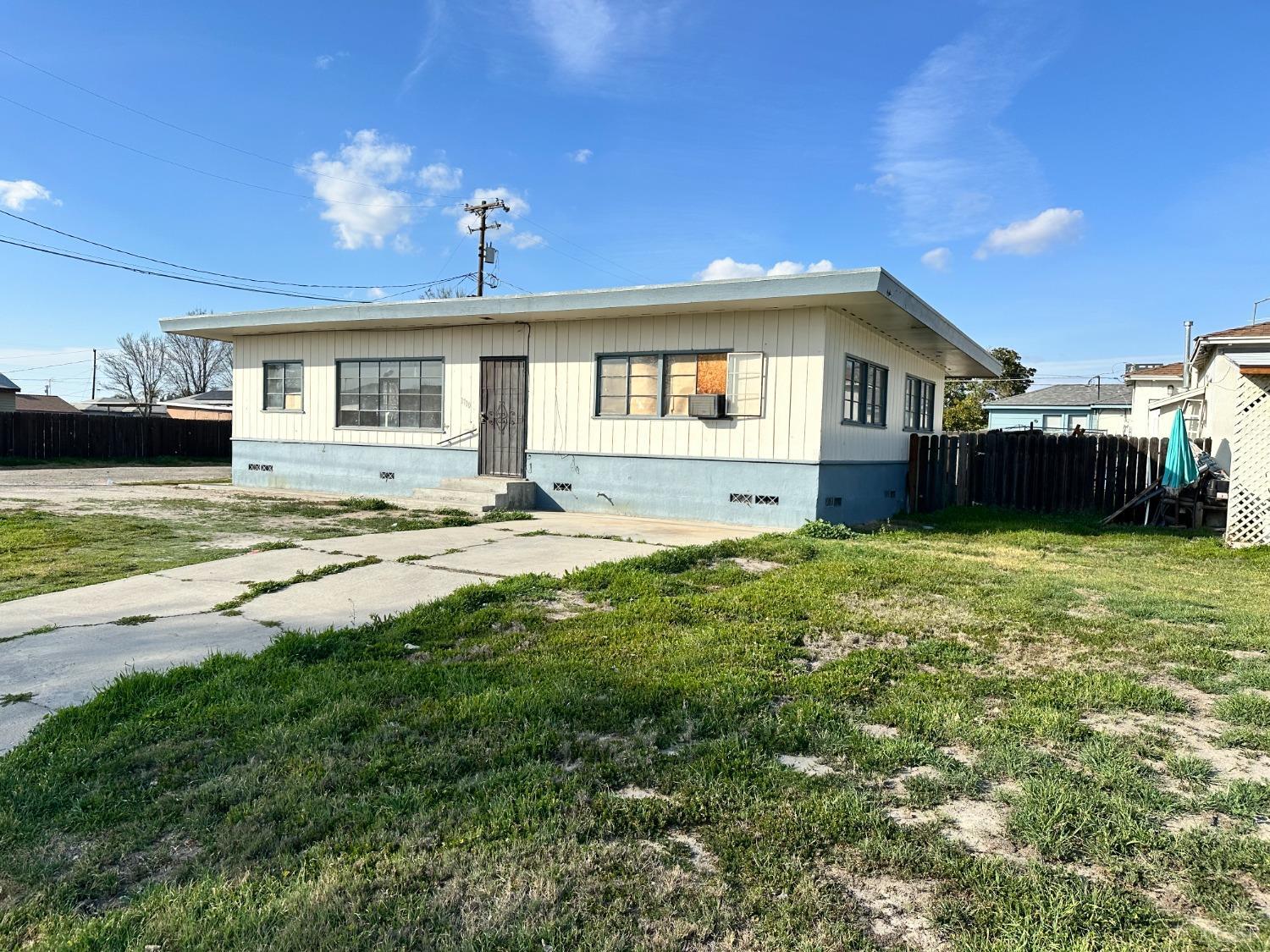 1728 Estes, Corcoran, CA 93212