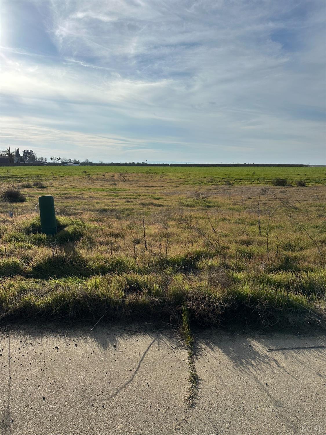 8886 Lilly Way, Hanford, CA 93230