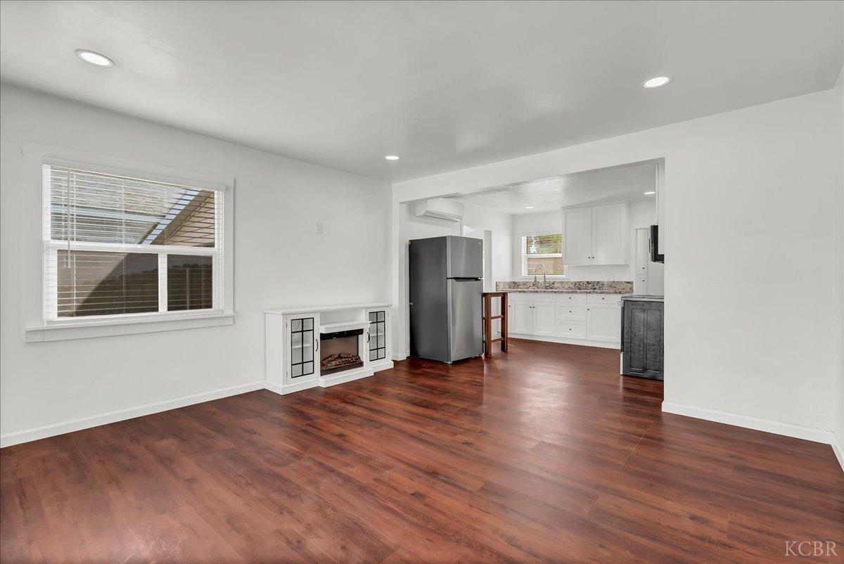 1015 Hall Ave, Corcoran, CA 93212
