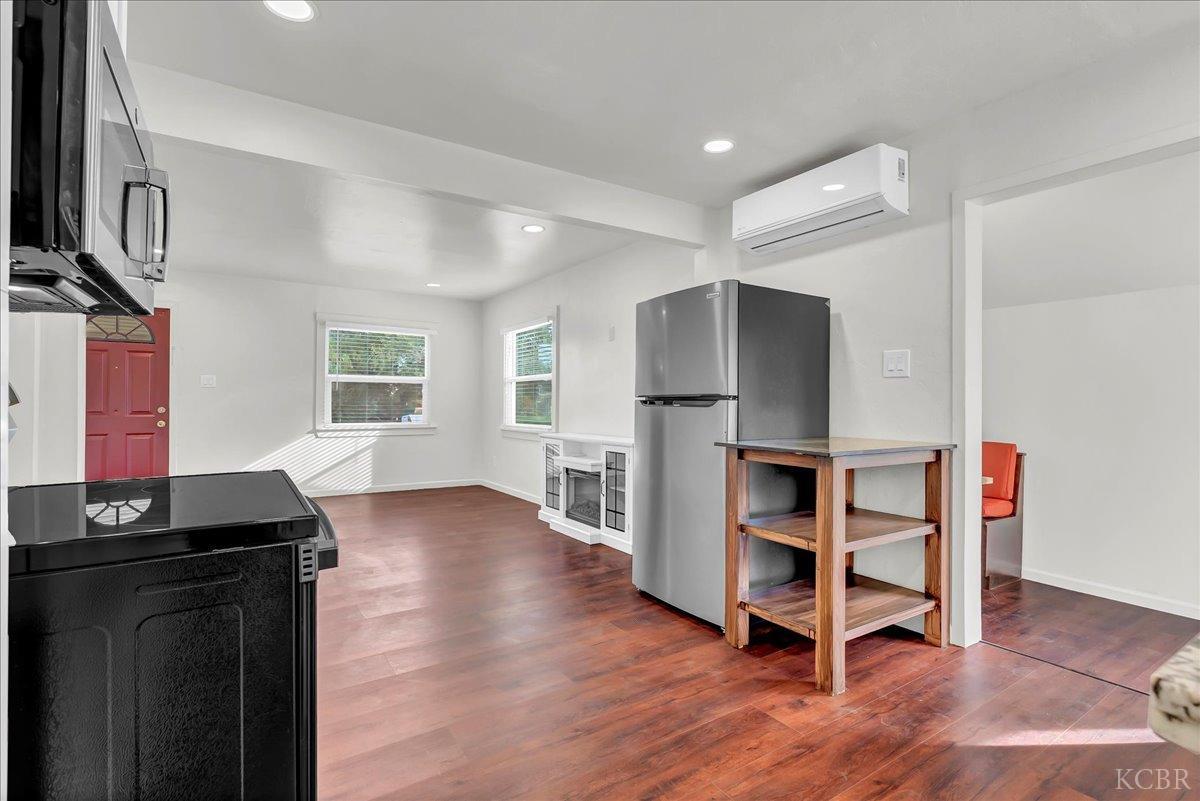 1015 Hall Ave, Corcoran, CA 93212