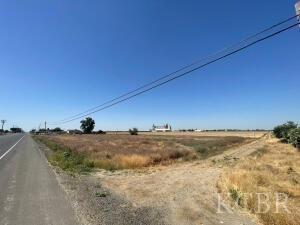 12792 10th Ave, Hanford, CA 93230