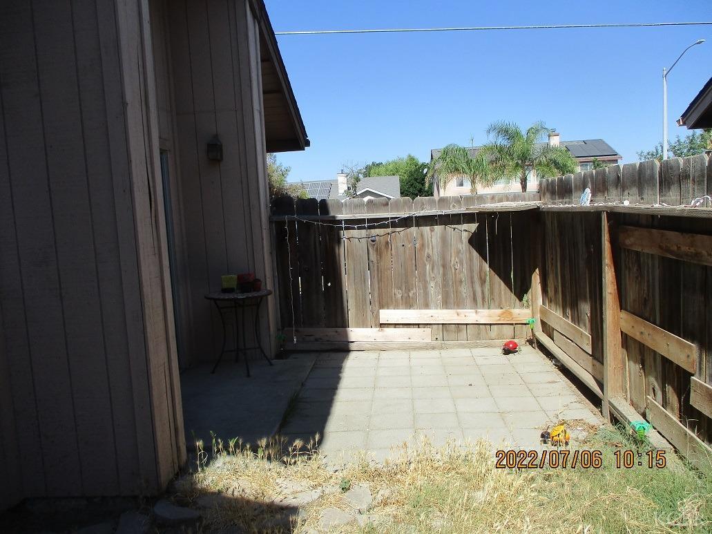 660 S 19th Ave, Lemoore, CA 93245