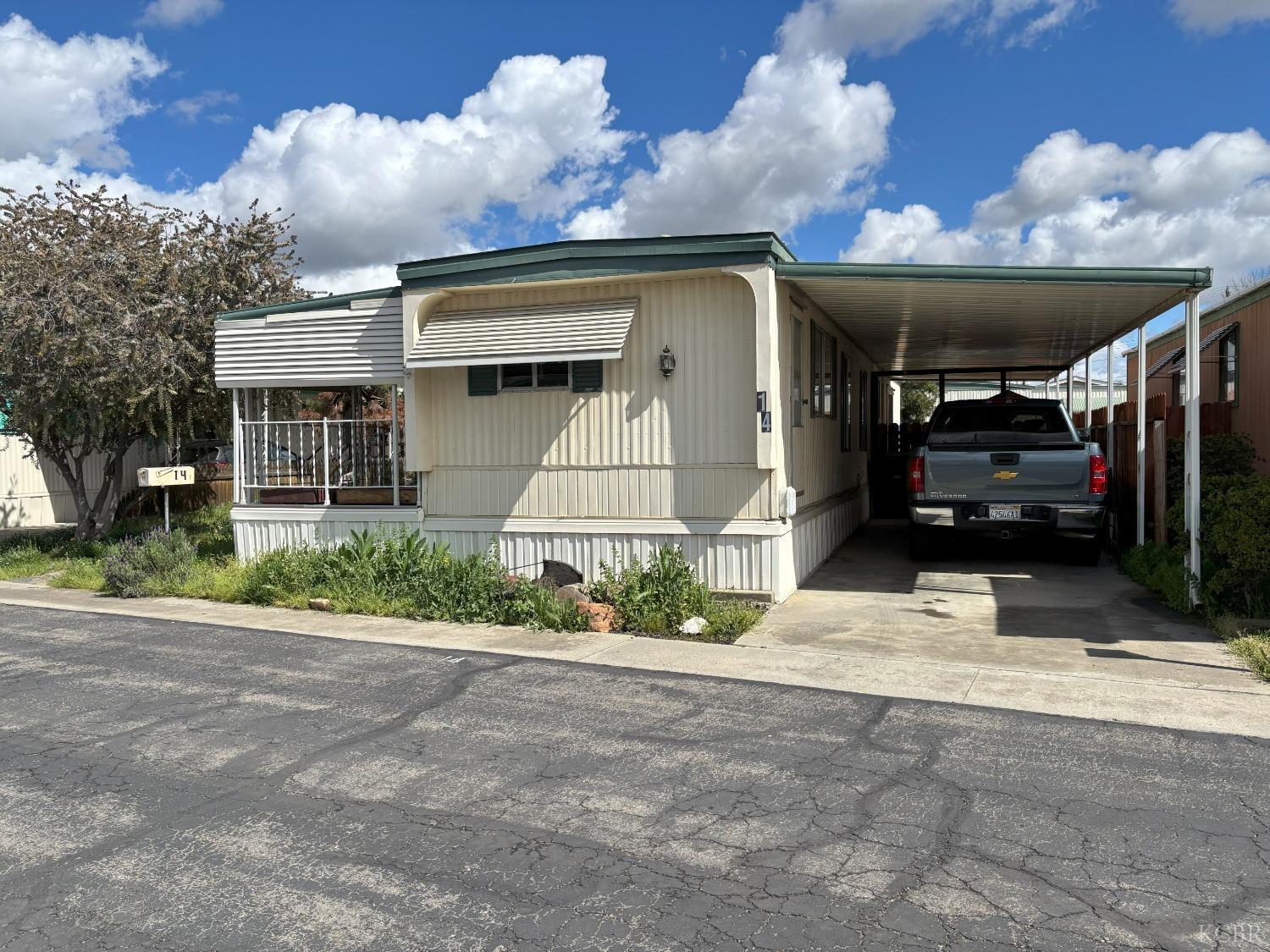 1255 Space 14 W Grangeville Blvd, Hanford, CA 93230