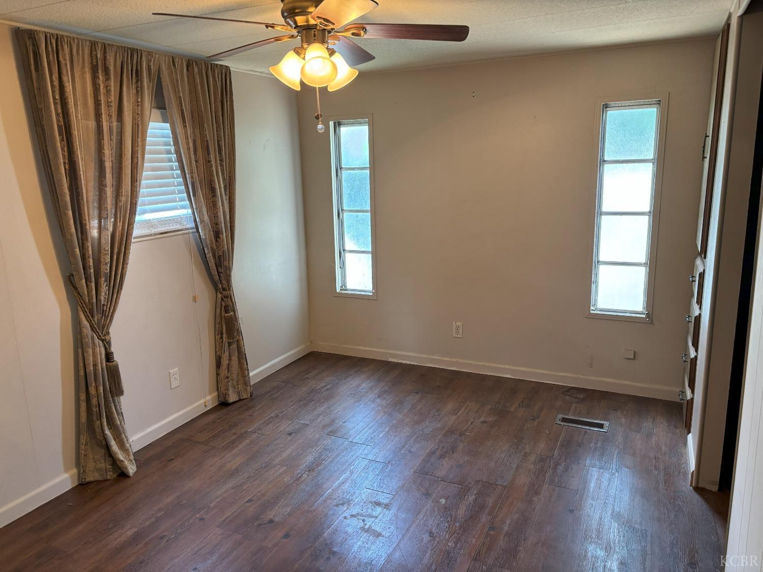 1255 Space 14 W Grangeville Blvd, Hanford, CA 93230