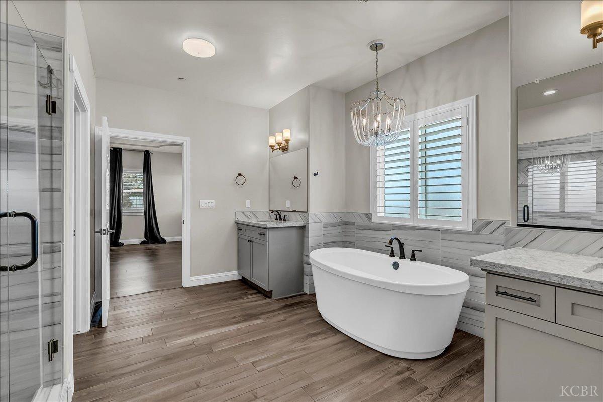 1684 W Berkshire Ln, Hanford, CA 93230