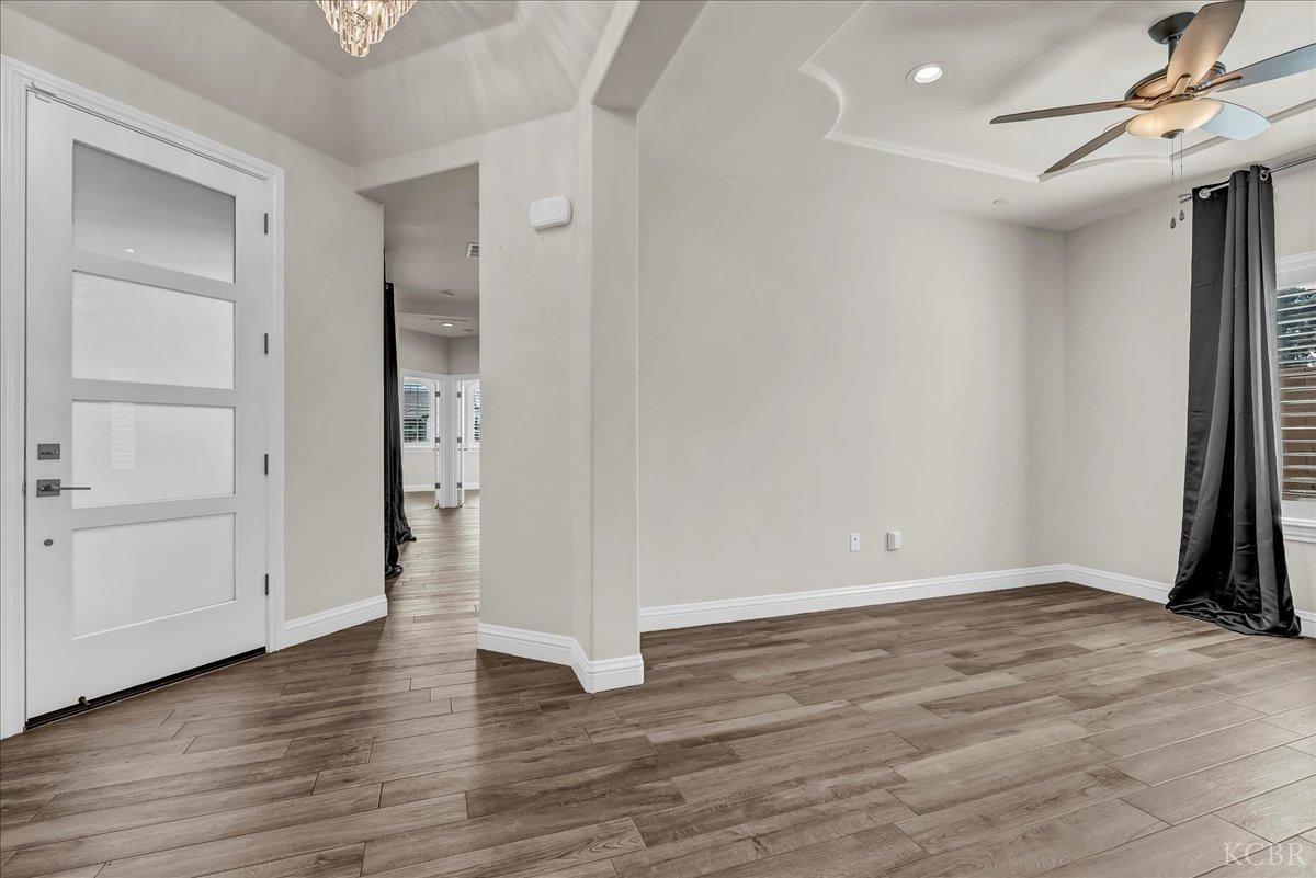 1684 W Berkshire Ln, Hanford, CA 93230