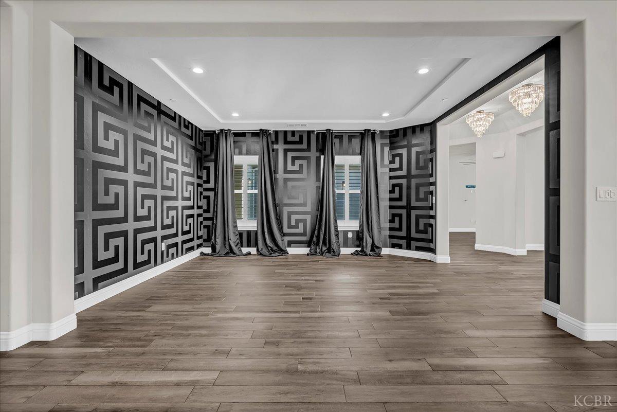 1684 W Berkshire Ln, Hanford, CA 93230