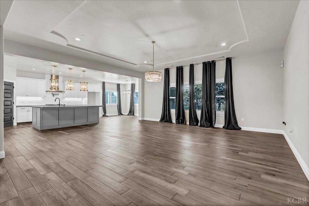 1684 W Berkshire Ln, Hanford, CA 93230