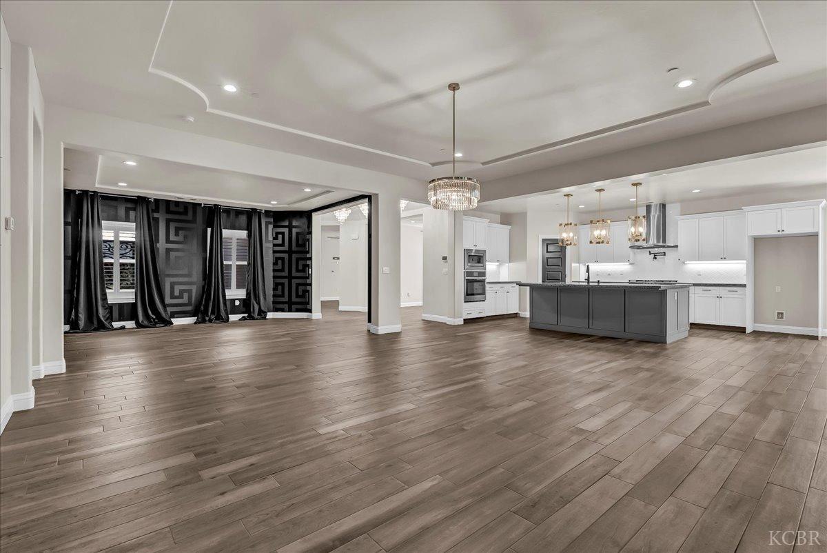 1684 W Berkshire Ln, Hanford, CA 93230