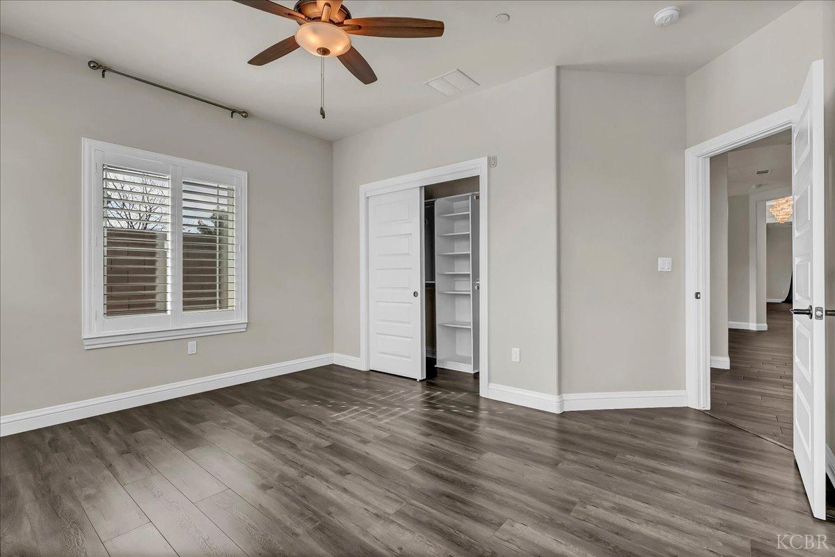 1684 W Berkshire Ln, Hanford, CA 93230