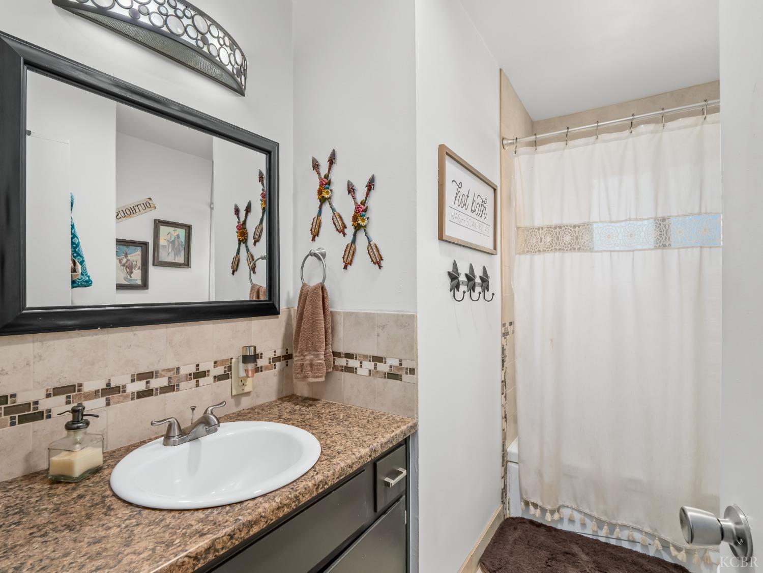 19860 Fremont Ave, Lemoore, CA 93245