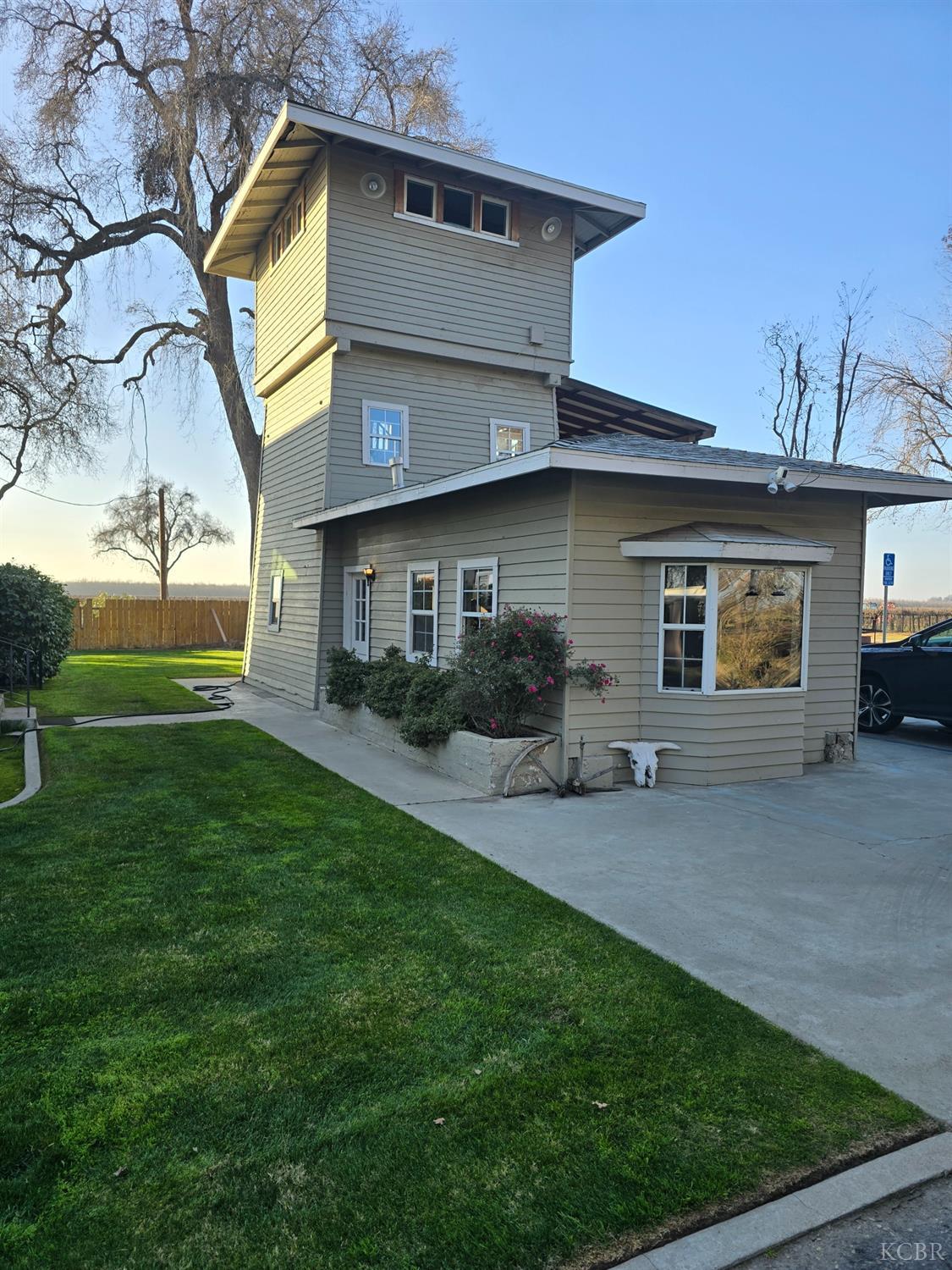 18896 Grangeville Blvd, Lemoore, CA 93245