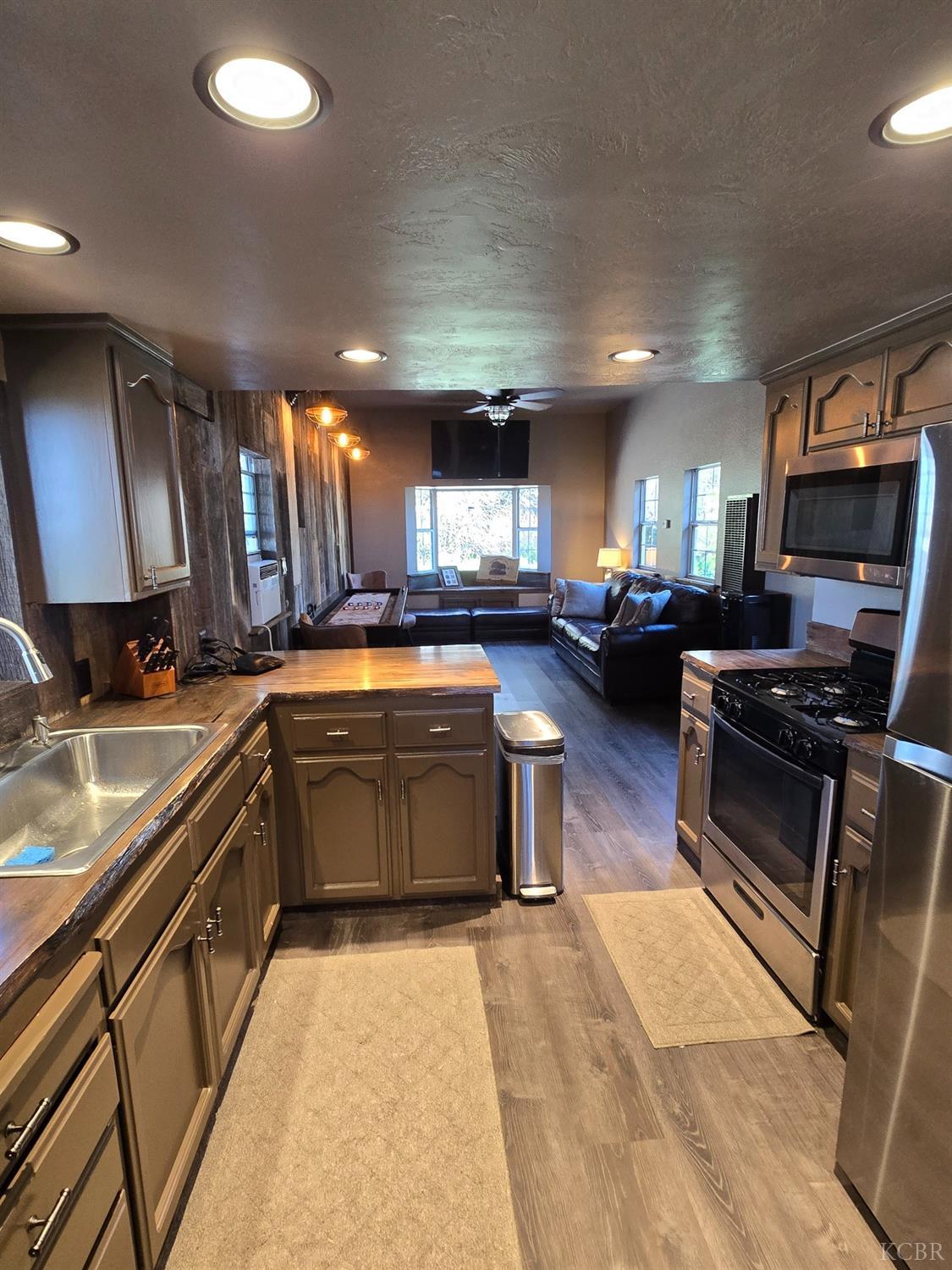 18896 Grangeville Blvd, Lemoore, CA 93245