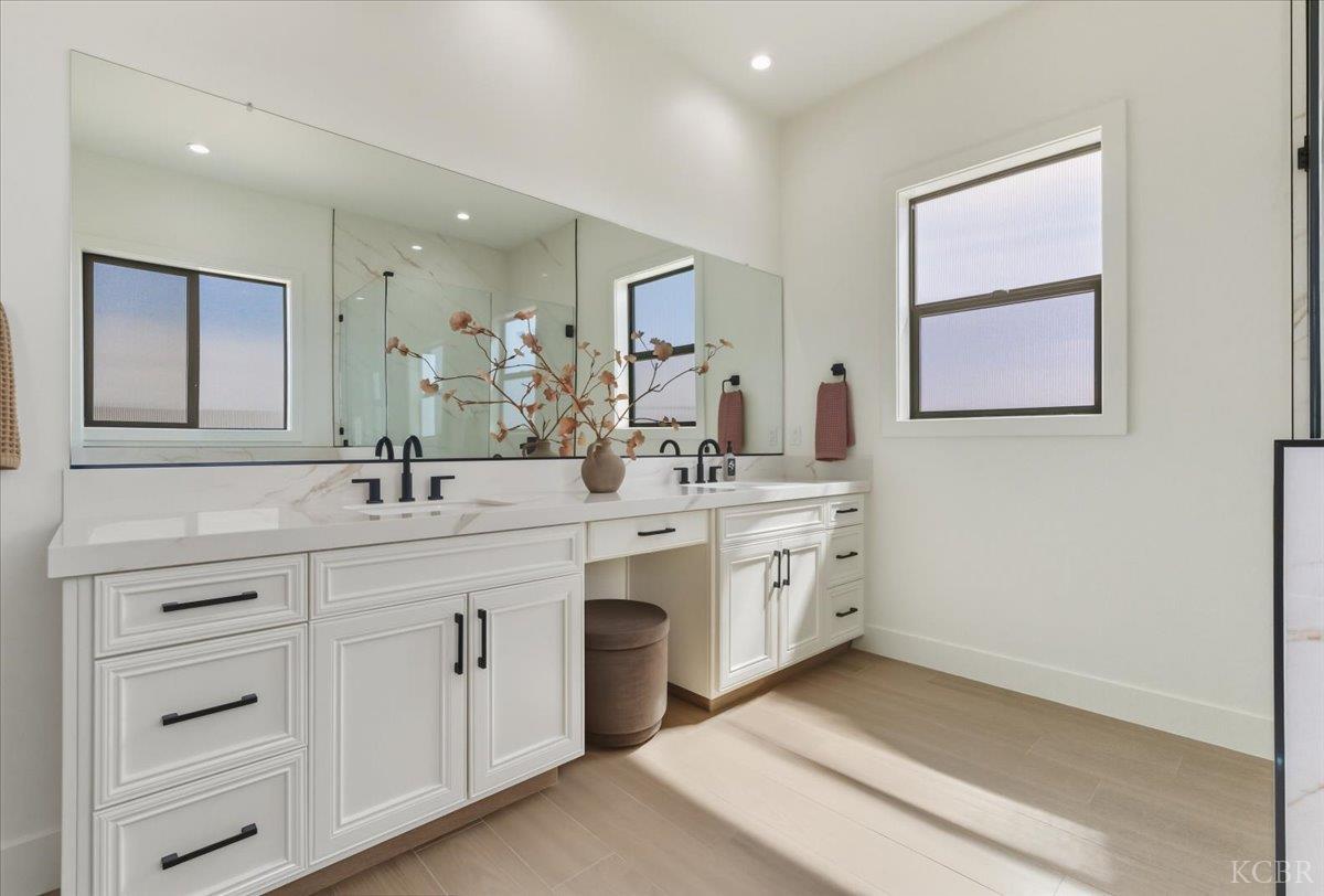 605 S Anderson A Rd, Exeter, CA 93221