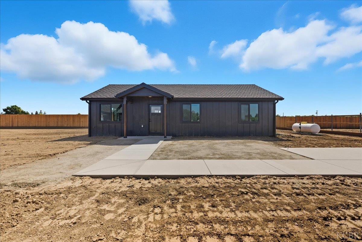 605 S Anderson A Rd, Exeter, CA 93221