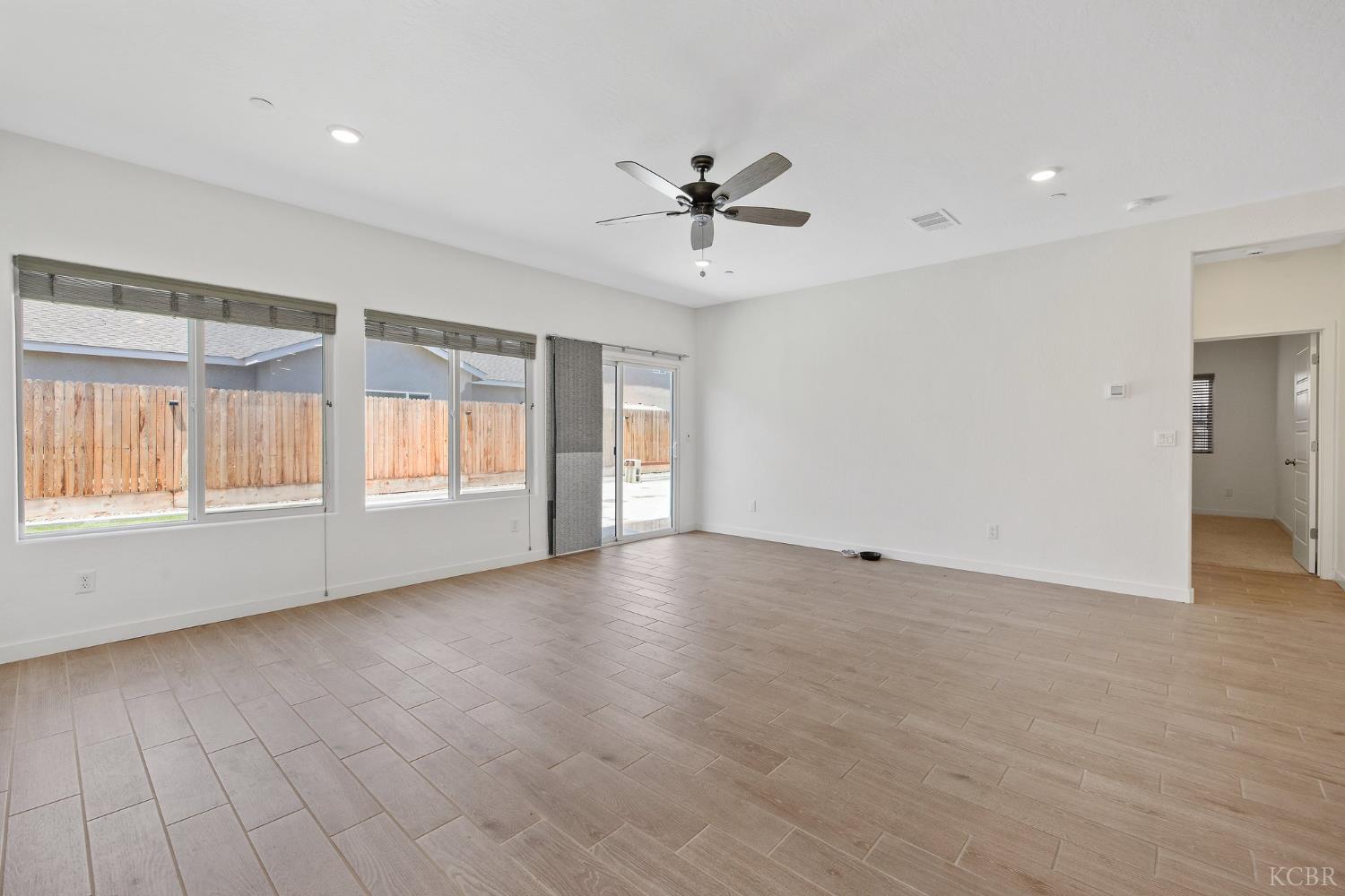 1754 N Aster Lake Rd, Hanford, CA 93230