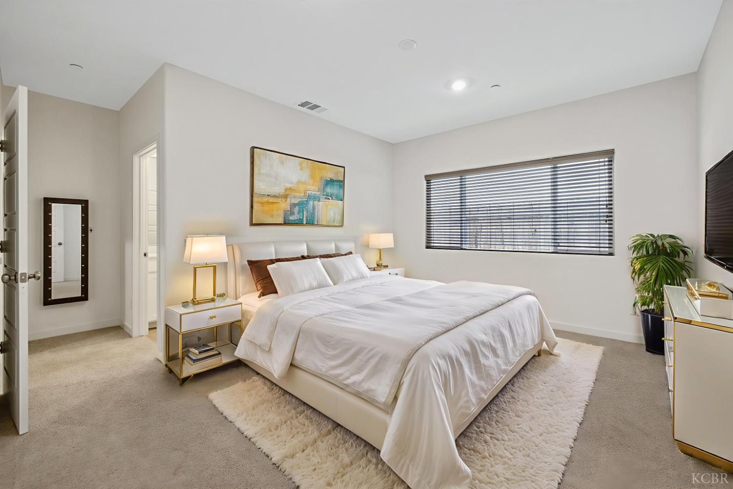 1754 N Aster Lake Rd, Hanford, CA 93230