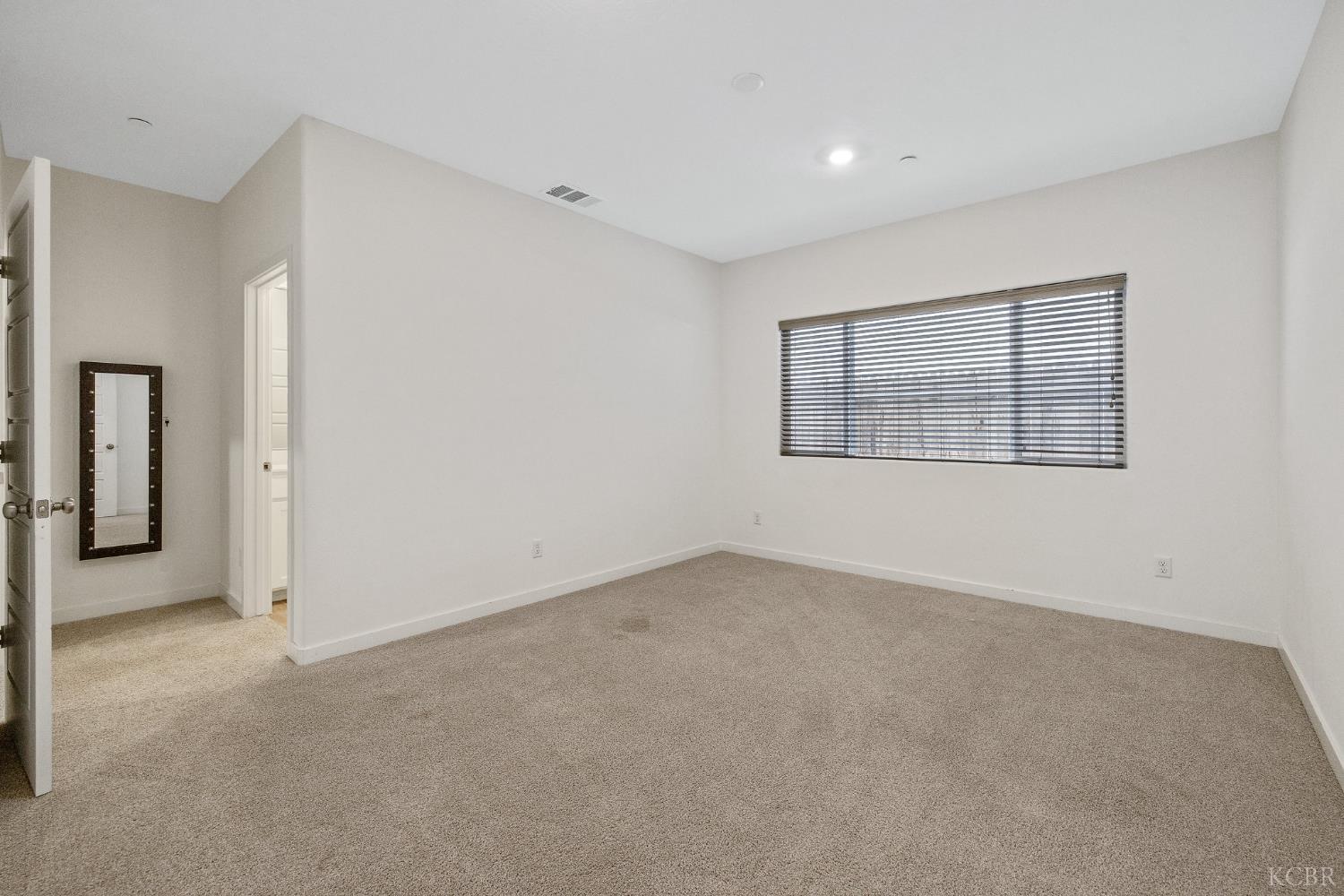 1754 N Aster Lake Rd, Hanford, CA 93230