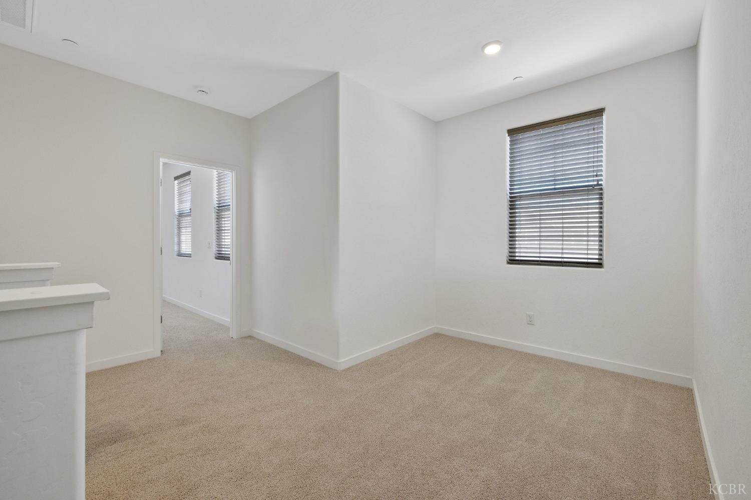 1754 N Aster Lake Rd, Hanford, CA 93230