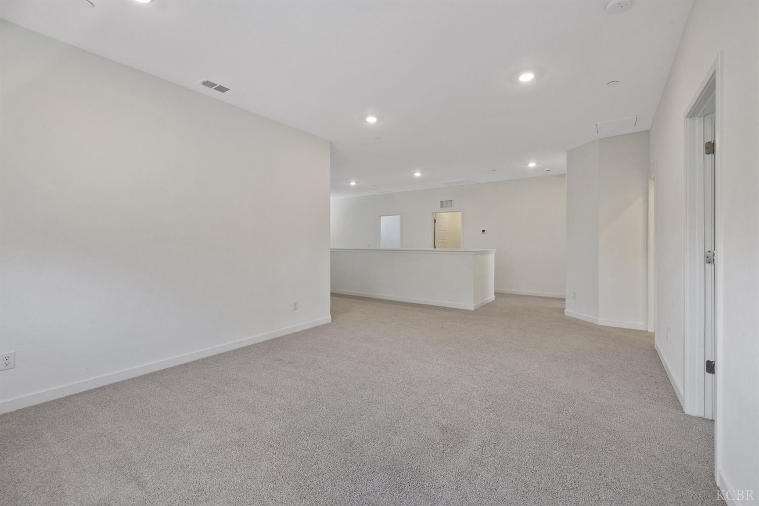 1754 N Aster Lake Rd, Hanford, CA 93230