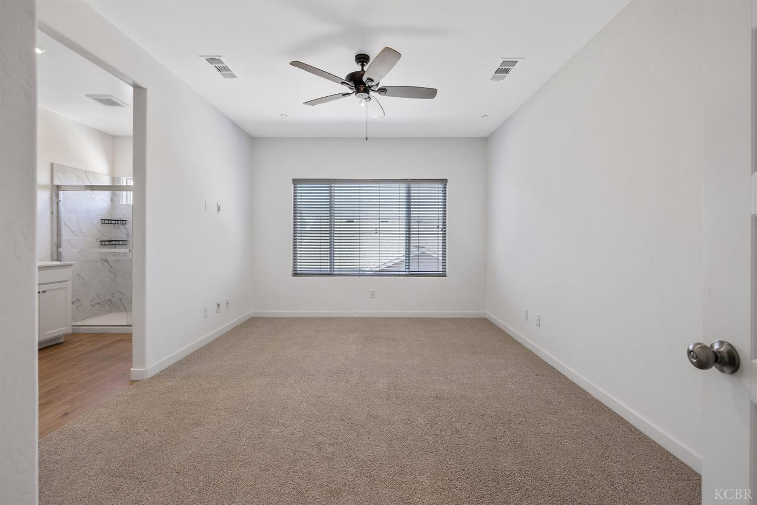 1754 N Aster Lake Rd, Hanford, CA 93230